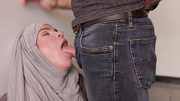 Hijab cosplay – american milf face fucked